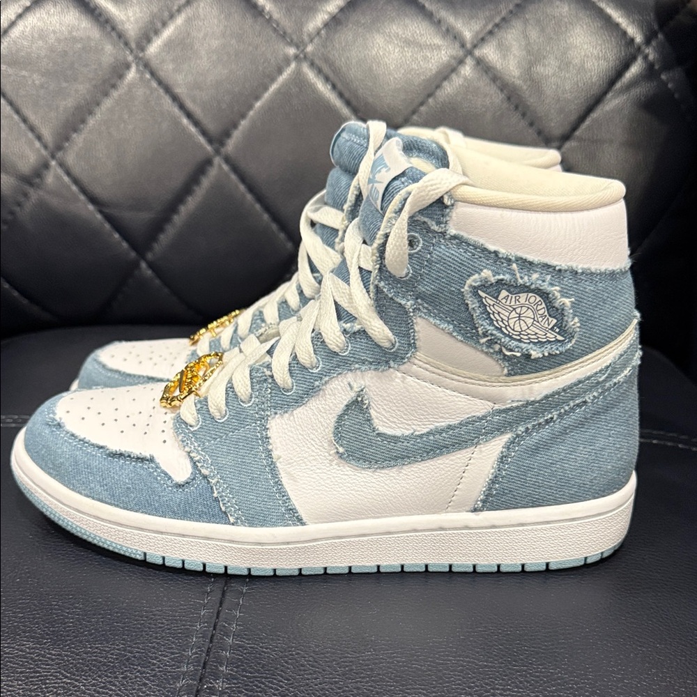 Women’s Jordan 1 Retro High OG - Picture 2 of 6